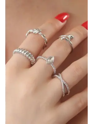 Gümüş Renk Zirkon Taşlı Sarmal Model Kedi Figür Bayan Yüzük Kombin