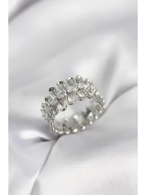 Gümüş Renk Zirkon Taşlı Sıralı Damla Model Kadın Yüzük