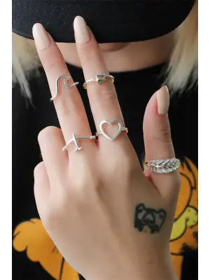 Gümüş Renkli Kalpli ve Yapraklı 5li Yüzük Seti