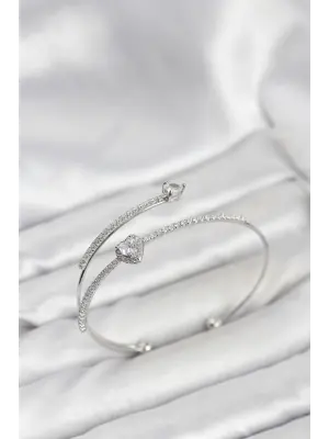 Kalp Model Çelik Gümüş Renk Kadın Bileklik