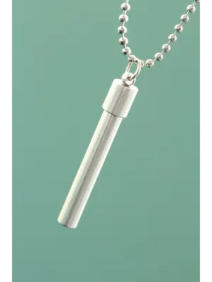 Kapsül Model Metal Gümüş Renk Kadın Kolye