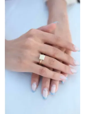 Kare Plaka Gold Renk Kadın Yüzük