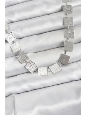 Kare Plaka Model Gümüş Renk Kadın Kolye