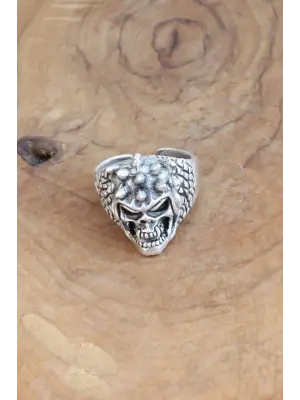 Kasklı Kuru Kafa Figürlü Gümüş Renk Erkek Yüzük