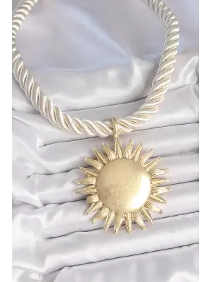Kırık Beyaz Halat Model Gold Renk Güneş Figürlü Pirinç Kolye