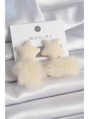 Krem Rengi Tüylü Ponpon Model Çelik Küpe