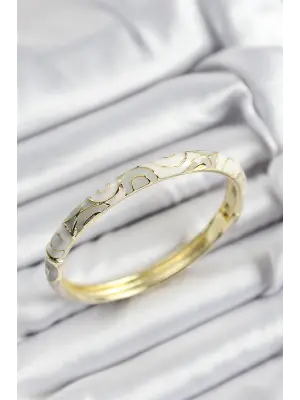 Mineli Pirinç Beyaz Ve Gri Sarmal Motifli Gold Renk Kadın Kelepçe