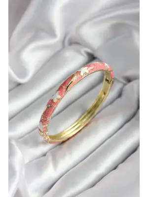 Mineli Pirinç Pembe Çiçek Desenli Gold Renk Kadın Kelepçe (çap 60 mm)