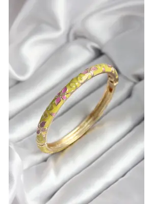 Mineli Pirinç Sarı Çiçek Desenli Gold Renk Kadın Kelepçe (çap 60 mm)