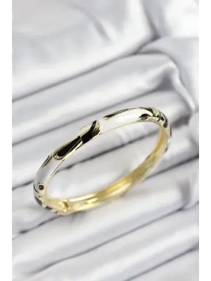 Mineli Pirinç Siyah Ve Beyaz Mermer Motifli Gold Renk Kadın Kelepçe