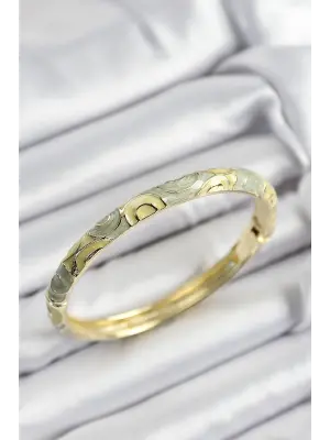 Mineli Pirinç Yeşil Sarmal Motifli Gold Renk Kadın Kelepçe