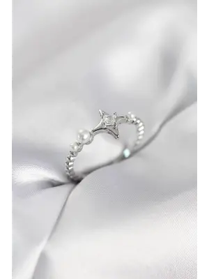 Minimal Kutup Yıldızı Model Zirkon Taşlı Gümüş Renk Kadın Yüzük