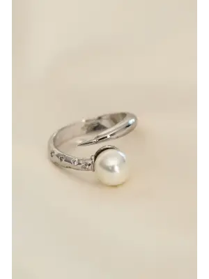 Önden Ayarlamalı Gümüş Renk Zirkon Taşlı İnci Detay Yüzük