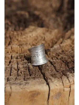 Otantik Çiçek Motifli Ayarlamalı Kadın Yüzük