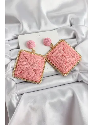 Pembe Kare Figürlü Hasır Örgü Model Gold Renk Kadın Küpe