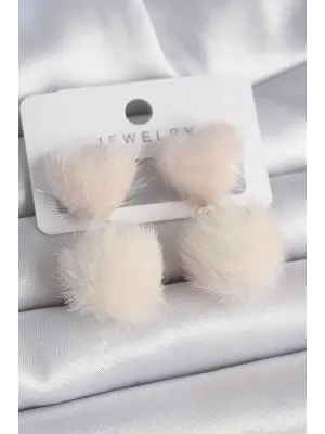 Pembe Renk Tüylü Kalp Ponpon Model Çelik Küpe