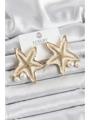 Pirinç Deniz Kabuğu Figürlü İnci Detaylı Gold Renk Kadın Küpe