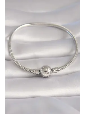 Pirinç Gümüş Renk İşleme Detay Charm Model Kadın Bileklik