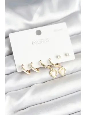 Pirinç Gold Renk Kalp Detaylı 925 Ayar Gümüş Çivili Kadın Küpe Seti