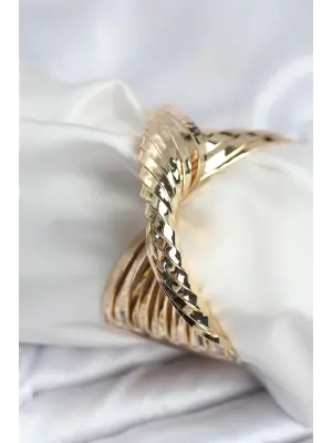 Pirinç Gold Renk Kıvrımlı Yarım Kelepçe Bileklik