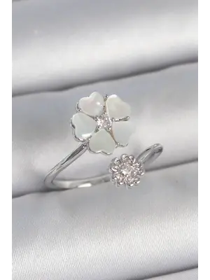 Pirinç Gümüş Renk Beyaz Mineli Çiçek Model Zirkon Taş Detay Kadın Yüzük
