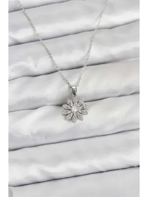 Çelik Gümüş Renk Çiçek Model Kadın Kolye