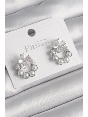 Gümüş İncili Halka Model Zirkon Taşlı Çiçek Detay Çelik Küpe