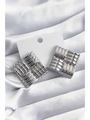  Gümüş İşlemeli Kare Model Çelik Küpe