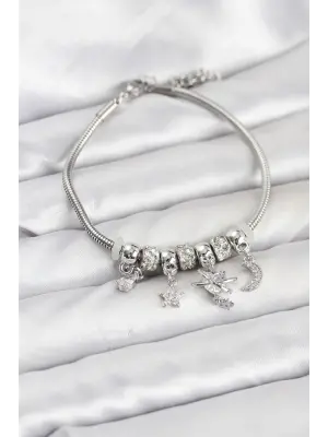 Çelik Gümüş Renk Kalpli Model Charmlı Kadın Bileklik