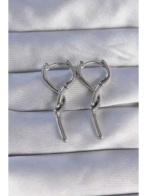  Gümüş Sarmal Çubuk Tasarımlı Uzun Küpe