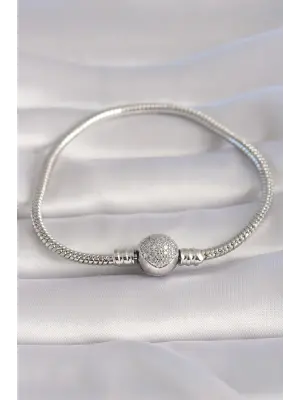 Pirinç Gümüş Renk Zirkon Taş Kalp Detay Charm Model Kadın Bileklik