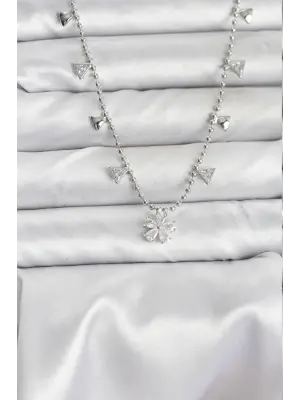 Pirinç Gümüş Renk Zirkon Taşlı Çiçek Model Kadın Kolye
