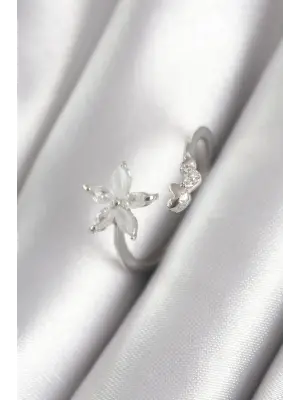  Gümüş Zirkon Taşlı Çiçek Model Kalp Detay Çelik Yüzük