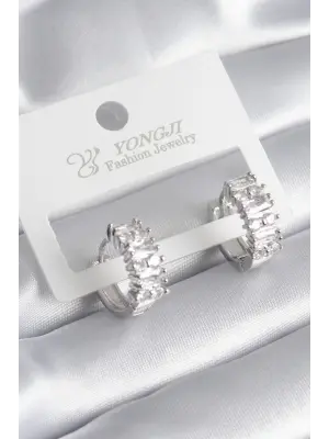  Gümüş Zirkon Taşlı Halka Model Çelik Küpe