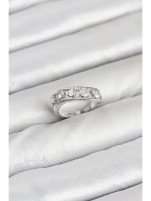 Pirinç Gümüş Renk Zirkon Taşlı Kadın Yüzük