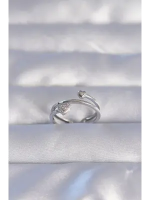  Gümüş Zirkon Taşlı Kalpli Model Ayarlanabilir Yüzük