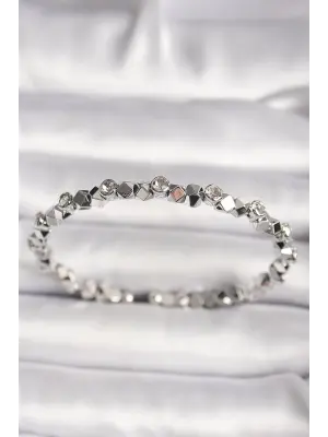 Pirinç Gümüş Renk Zirkon Taşlı Küp Dorika Model Kadın Bileklik