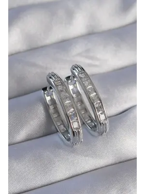  Gümüş Zirkon Taşlı Oval Model Küpe