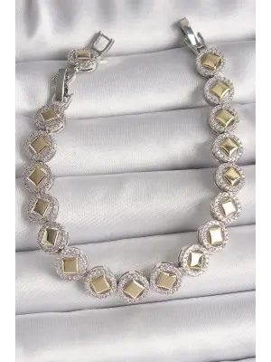 Pirinç Gümüş Renk Zirkon Taşlı Serenay Model VIP Seri Kadın Bileklik