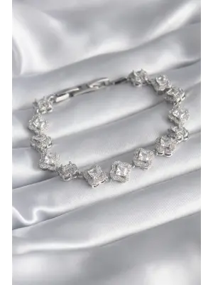 Pirinç Gümüş Renk Zirkon Taşlı Yonca Model VIP Seri Kadın Bileklik