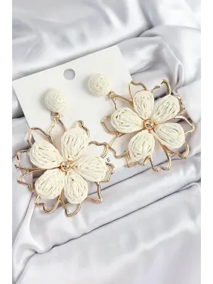 Pirinç Krem Çiçek Model Gold Renk Kadın Hasır Küpe