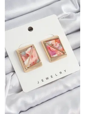 Pirinç Pembe Üçgen Kesim Detaylı Kare Model Vintage Gold Renk Kadın Küpe
