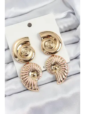 Pirinç Sarmal Sallantılı Deniz Kabuğu Vintage Model Gold Renk Küpe