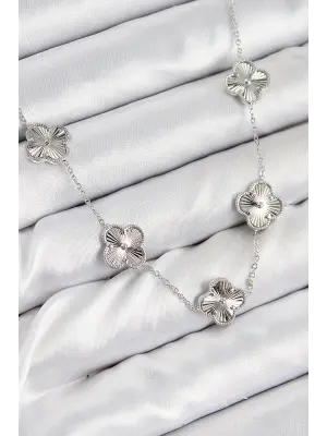 Pirinç VIP Yonca Model Gümüş Renk Kadın Kolye