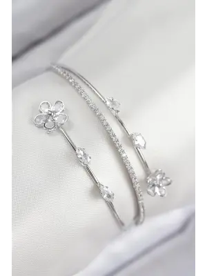 Pirinç Zirkon Taşlı Çiçek Model Gümüş Renk Kadın Bileklik