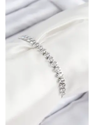 Pirinç Zirkon Taşlı Damla Model Gümüş Renk Asansörlü Kadın Bileklik