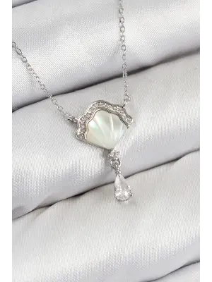 Pirinç Zirkon Taşlı İstiridye Model Gümüş Renk Kadın Kolye