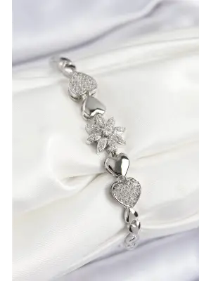 Pirinç Zirkon Taşlı Kalp Detaylı Çiçek Model Gümüş Renk Kadın Bileklik