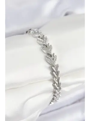 Pirinç Zirkon Taşlı Sıralı Ok Model Gümüş Renk Kadın Bileklik