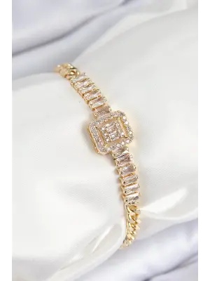 Pirinç Zirkon Taşlı Su Yolu Detaylı Baget Model Gold Renk Kadın Bileklik